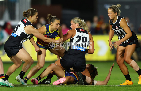 AFLW 2024 Round 01 - Port Adelaide v Adelaide - A-53585599