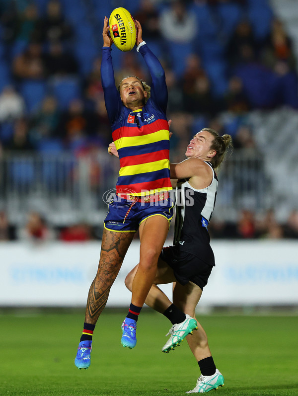 AFLW 2024 Round 01 - Port Adelaide v Adelaide - A-53585634