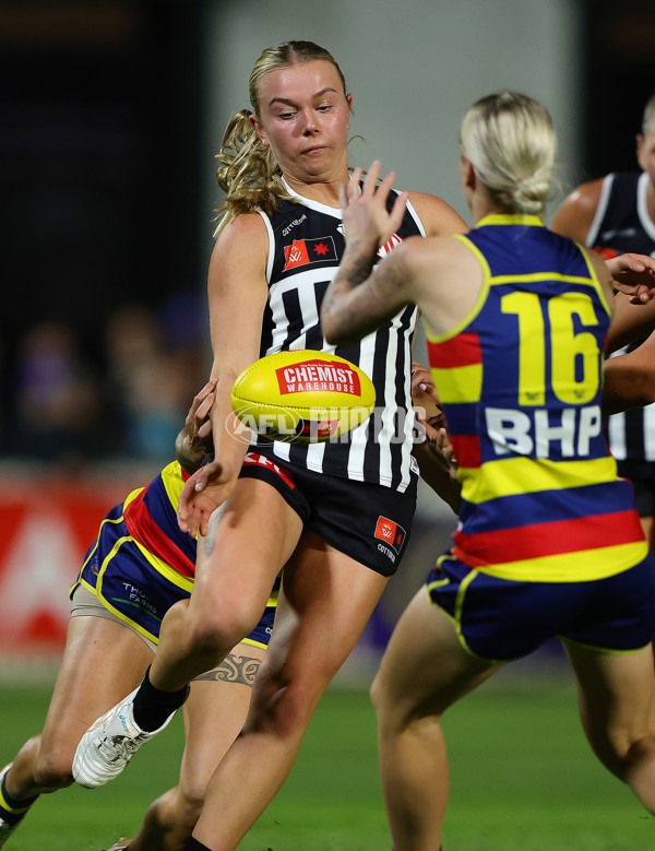 AFLW 2024 Round 01 - Port Adelaide v Adelaide - A-53588640