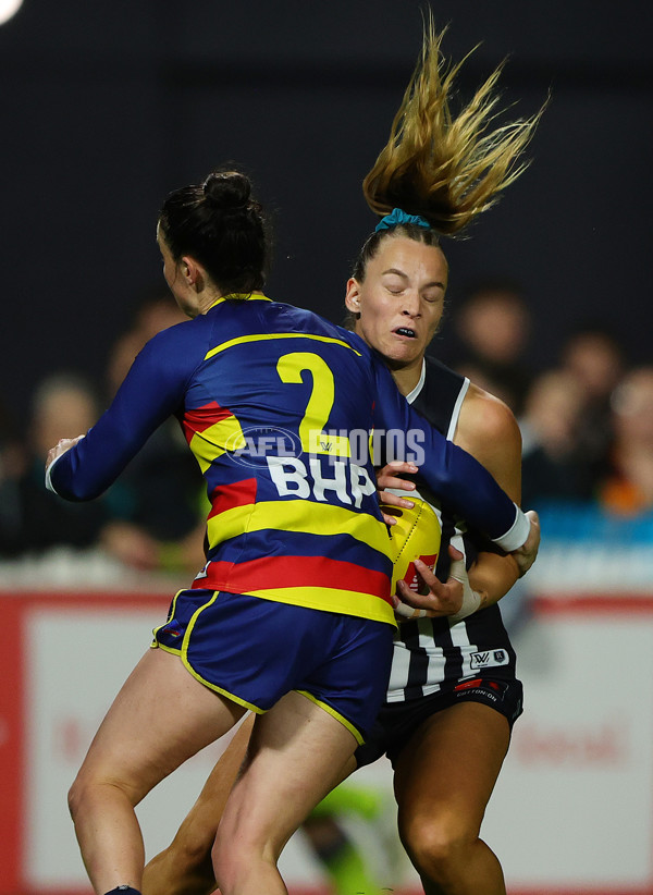 AFLW 2024 Round 01 - Port Adelaide v Adelaide - A-53590978