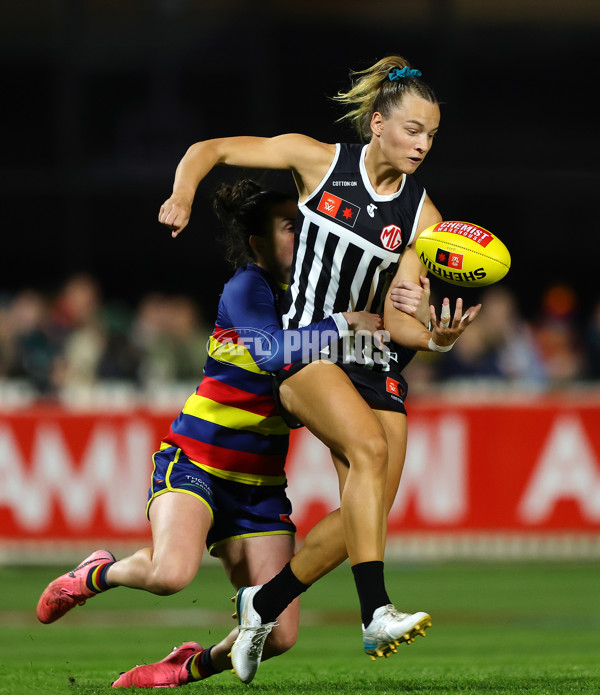 AFLW 2024 Round 01 - Port Adelaide v Adelaide - A-53591257