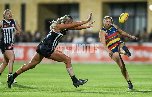 AFLW 2024 Round 01 - Port Adelaide v Adelaide - A-53593336