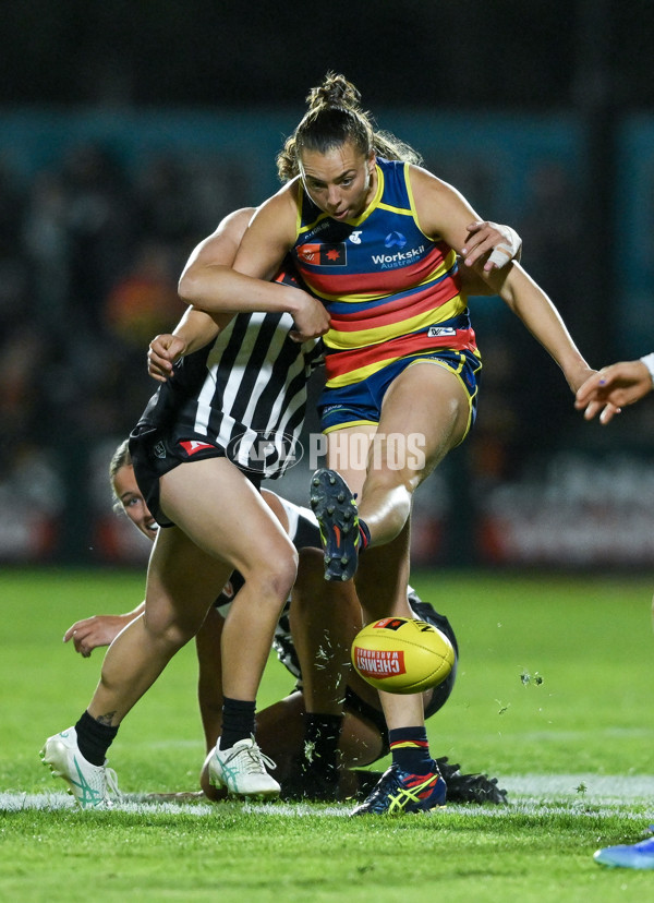 AFLW 2024 Round 01 - Port Adelaide v Adelaide - A-53594339