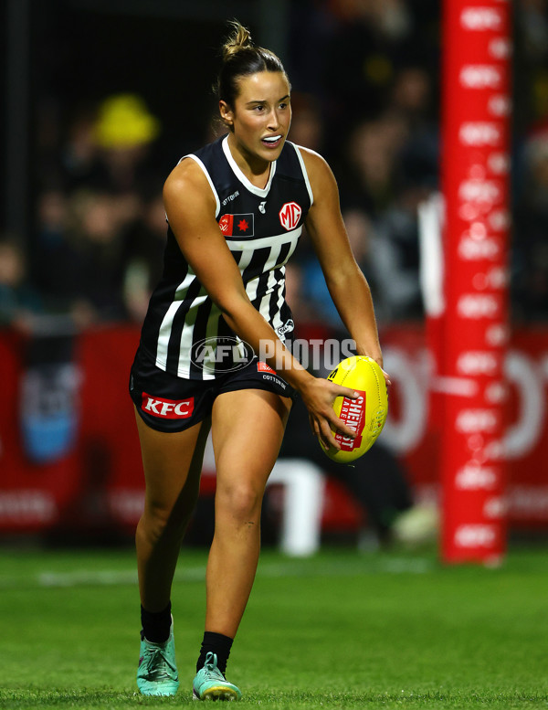 AFLW 2024 Round 01 - Port Adelaide v Adelaide - A-53596902