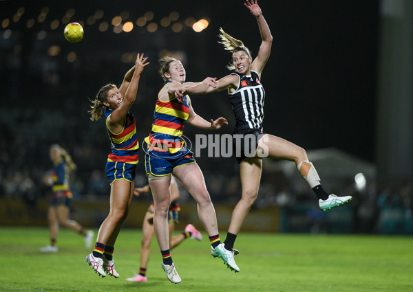 AFLW 2024 Round 01 - Port Adelaide v Adelaide - A-53596962