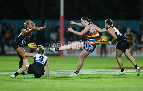 AFLW 2024 Round 01 - Port Adelaide v Adelaide - A-53598175
