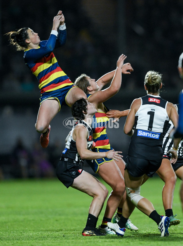 AFLW 2024 Round 01 - Port Adelaide v Adelaide - A-53598256