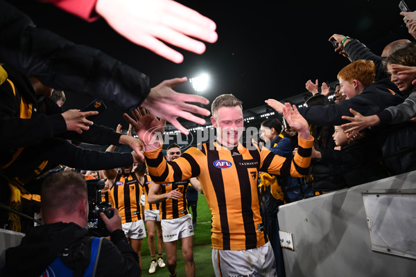 AFL 2024 Second Elimination Final - Western Bulldogs v Hawthorn - A-53728800