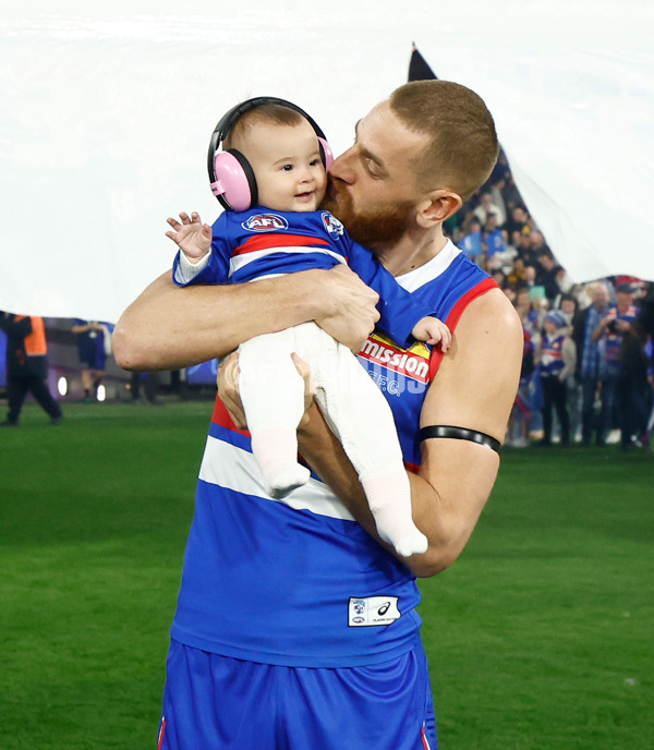 AFL 2024 Second Elimination Final - Western Bulldogs v Hawthorn - A-53730527