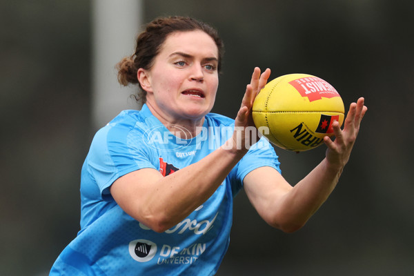 AFLW 2024 Round 02 - North Melbourne v Geelong - A-53797620