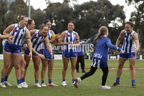 AFLW 2024 Round 02 - North Melbourne v Geelong - A-53798042
