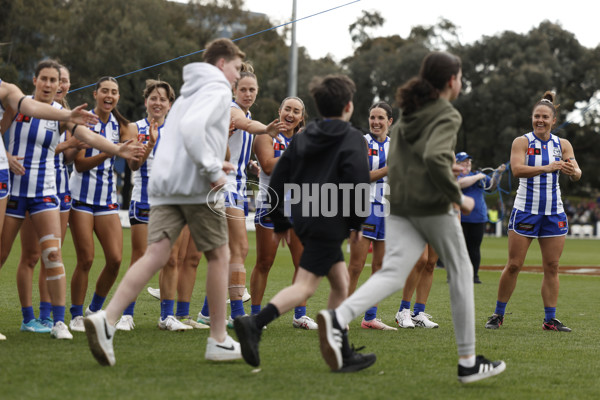 AFLW 2024 Round 02 - North Melbourne v Geelong - A-53798043