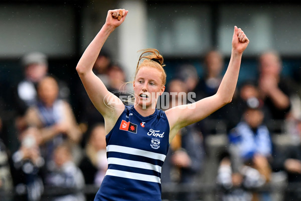 AFLW 2024 Round 02 - North Melbourne v Geelong - A-53808382