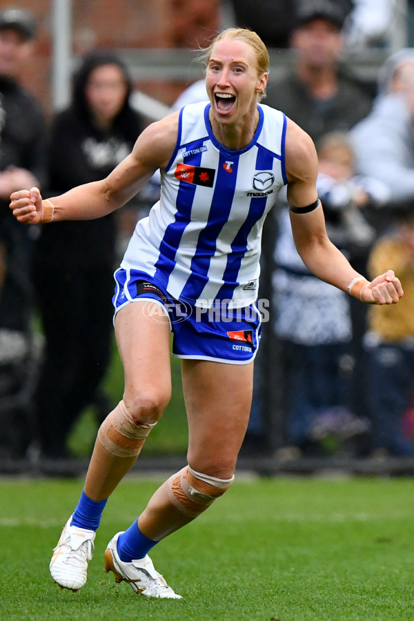 AFLW 2024 Round 02 - North Melbourne v Geelong - A-53808402
