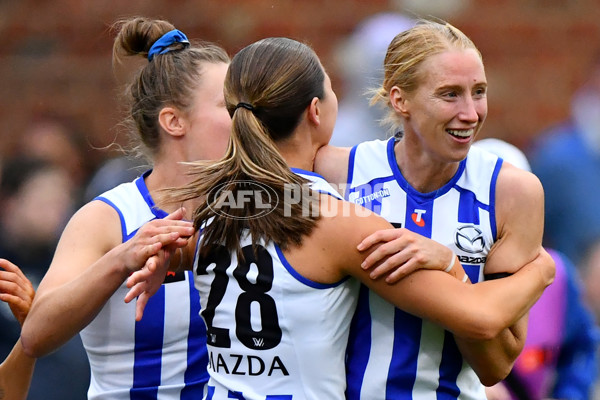AFLW 2024 Round 02 - North Melbourne v Geelong - A-53808405