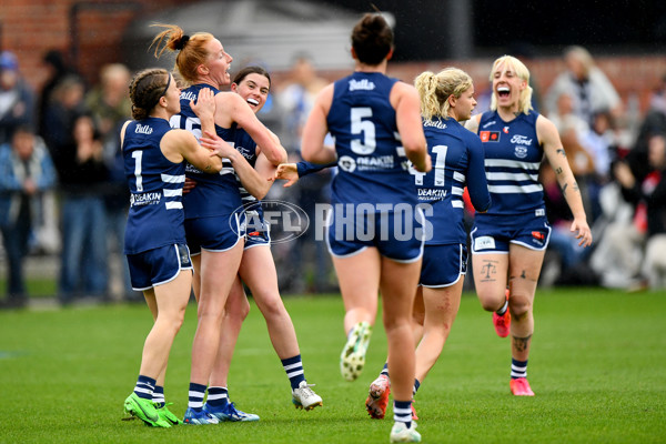 AFLW 2024 Round 02 - North Melbourne v Geelong - A-53808985