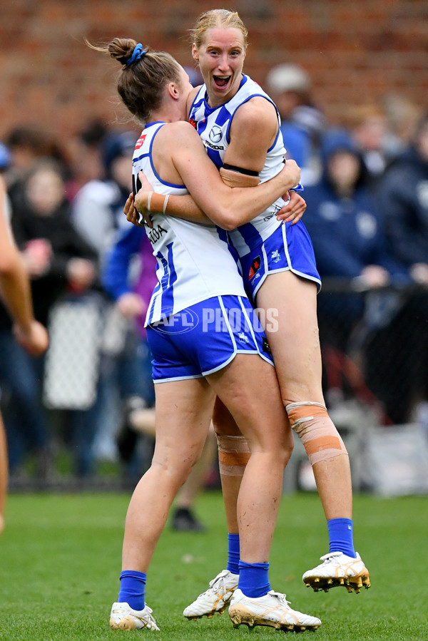 AFLW 2024 Round 02 - North Melbourne v Geelong - A-53821392