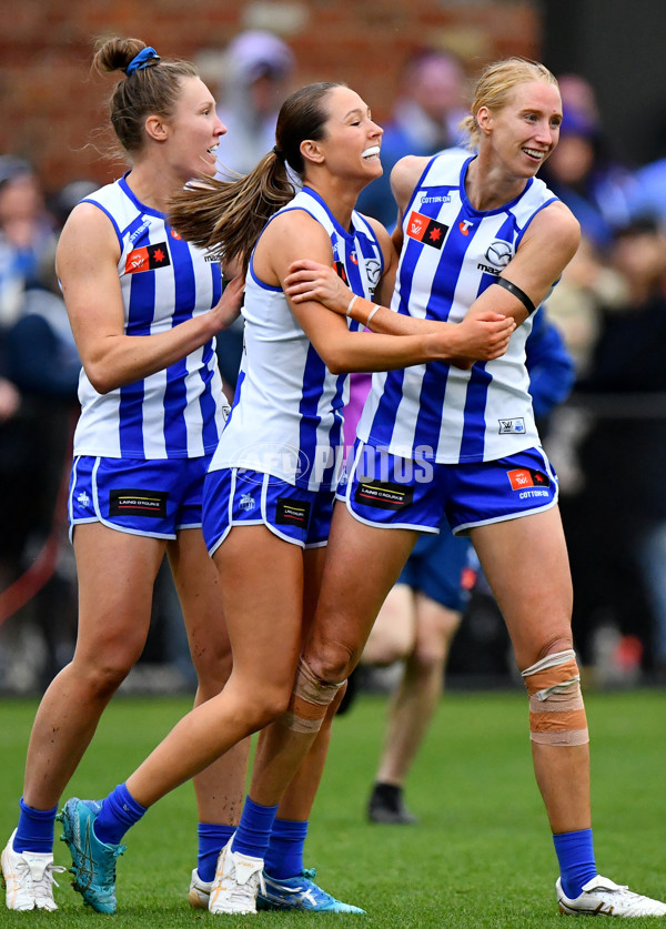 AFLW 2024 Round 02 - North Melbourne v Geelong - A-53821393
