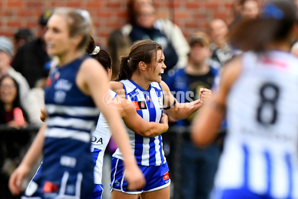 AFLW 2024 Round 02 - North Melbourne v Geelong - A-53824215