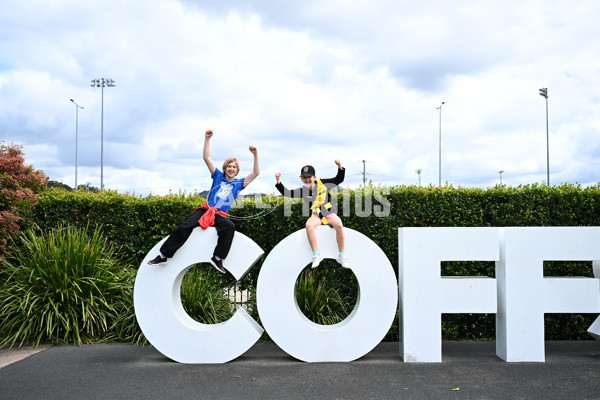 AFLW 2024 Round 03 - Sydney v Richmond - A-54016021