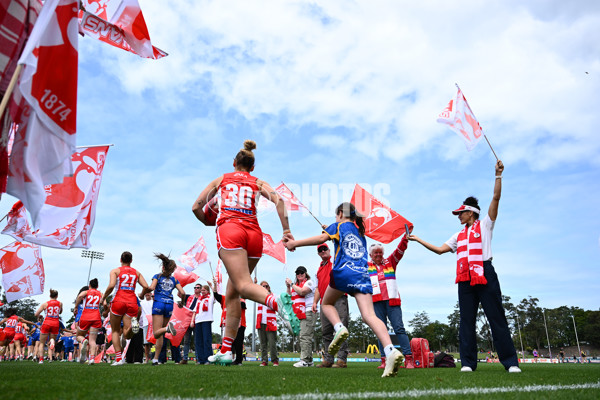 AFLW 2024 Round 03 - Sydney v Richmond - A-54016297
