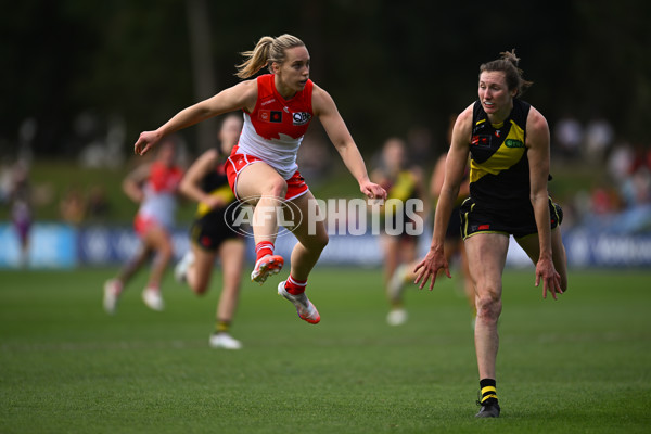 AFLW 2024 Round 03 - Sydney v Richmond - A-54019065