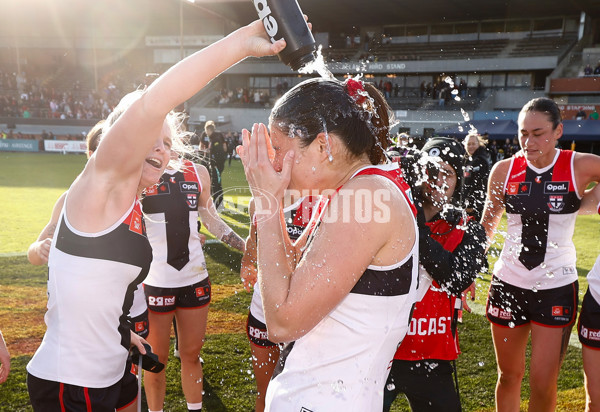 AFLW 2024 Round 03 - Essendon v St Kilda - A-54076412