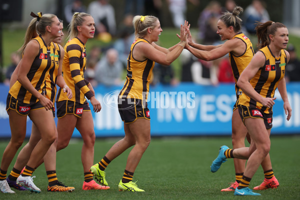 AFLW 2024 Round 04 - St Kilda v Hawthorn - A-54197372