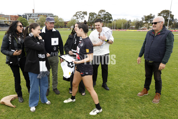 AFLW 2024 Round 04 - Collingwood v Western Bulldogs - A-54231942
