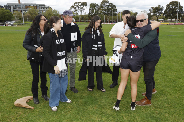 AFLW 2024 Round 04 - Collingwood v Western Bulldogs - A-54233489