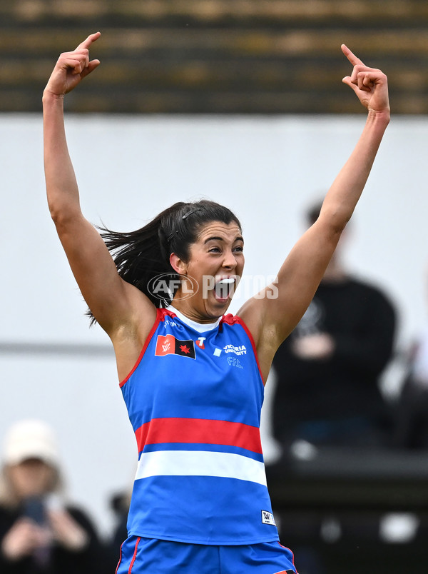 AFLW 2024 Round 04 - Collingwood v Western Bulldogs - A-54244549