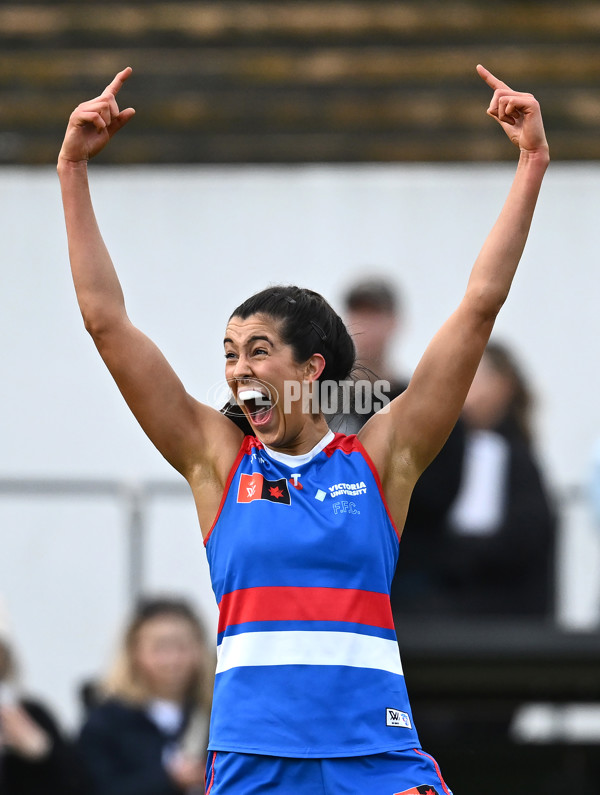 AFLW 2024 Round 04 - Collingwood v Western Bulldogs - A-54245143