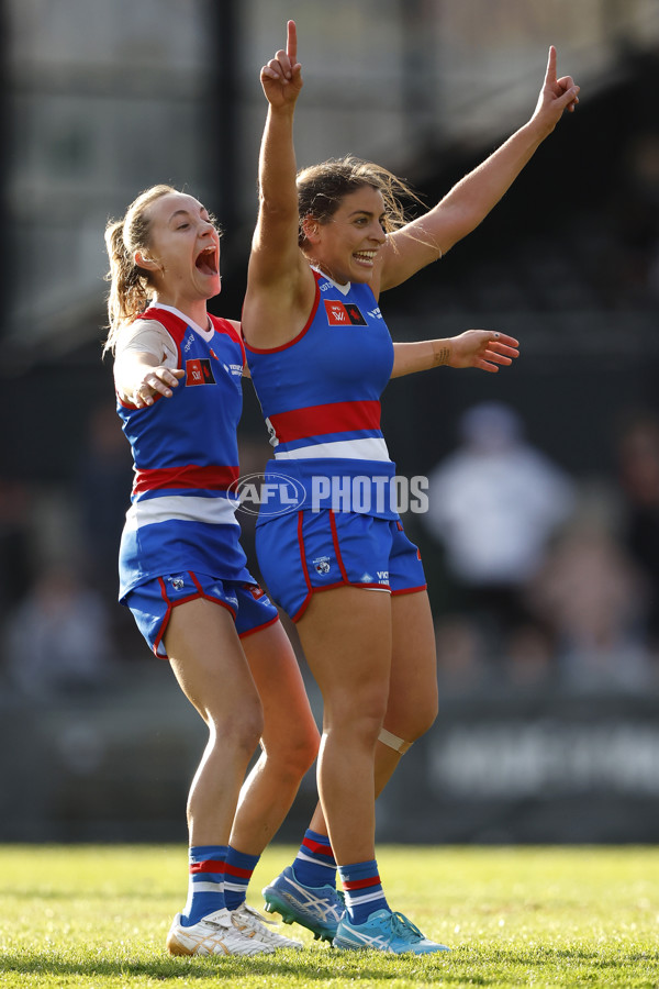 AFLW 2024 Round 04 - Collingwood v Western Bulldogs - A-54247178