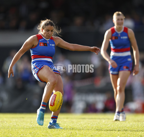 AFLW 2024 Round 04 - Collingwood v Western Bulldogs - A-54247188