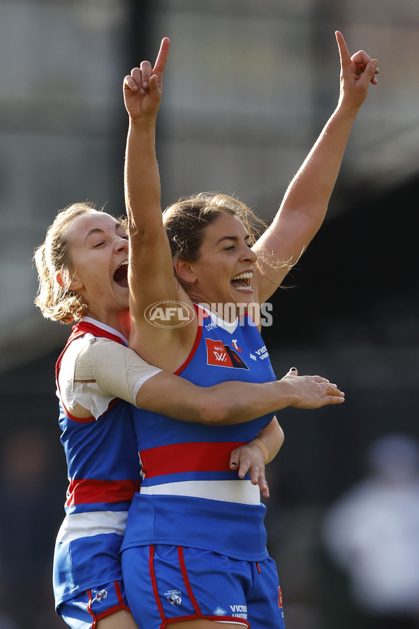 AFLW 2024 Round 04 - Collingwood v Western Bulldogs - A-54250346