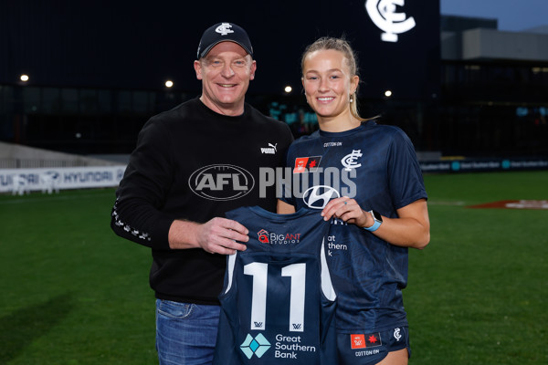 AFLW 2024 Round 05 - Carlton v North Melbourne - A-54329591