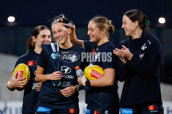 AFLW 2024 Round 05 - Carlton v North Melbourne - A-54331353
