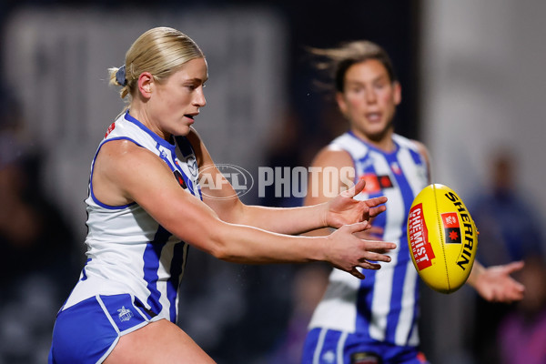 AFLW 2024 Round 05 - Carlton v North Melbourne - A-54331387