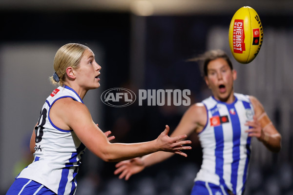 AFLW 2024 Round 05 - Carlton v North Melbourne - A-54331388