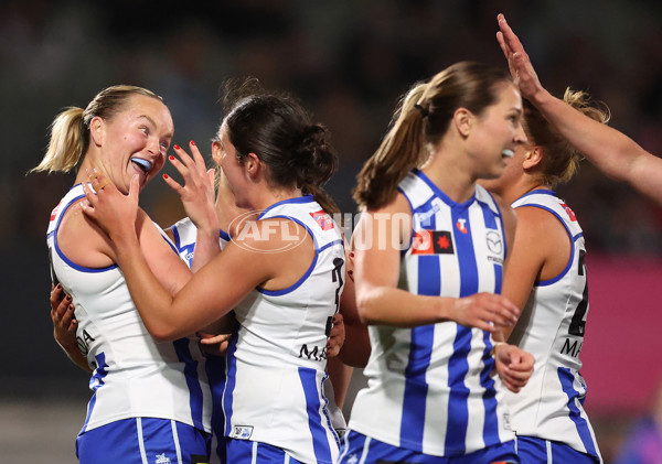 AFLW 2024 Round 05 - Carlton v North Melbourne - A-54332416