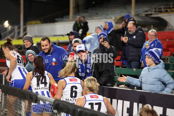 AFLW 2024 Round 05 - Carlton v North Melbourne - A-54333861