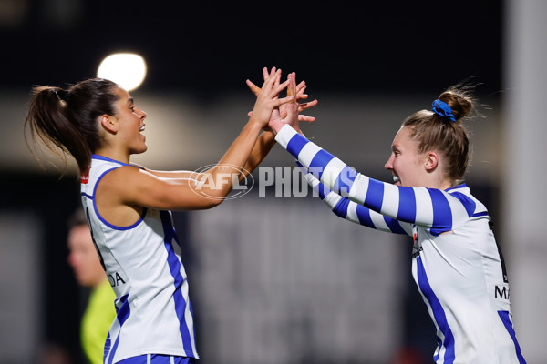 AFLW 2024 Round 05 - Carlton v North Melbourne - A-54333878