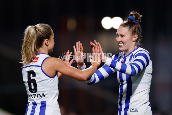 AFLW 2024 Round 05 - Carlton v North Melbourne - A-54333882