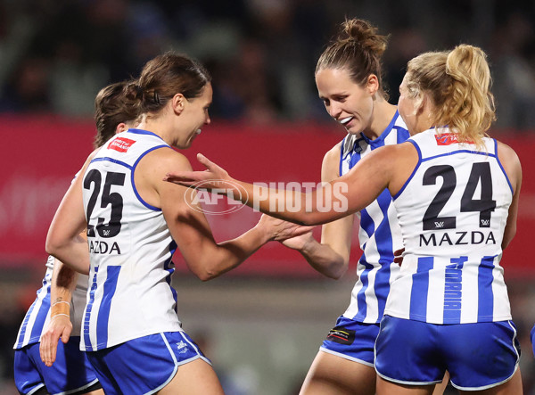 AFLW 2024 Round 05 - Carlton v North Melbourne - A-54333929
