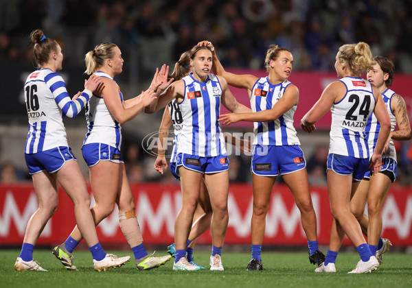 AFLW 2024 Round 05 - Carlton v North Melbourne - A-54333933