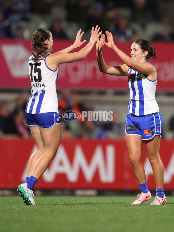 AFLW 2024 Round 05 - Carlton v North Melbourne - A-54334995