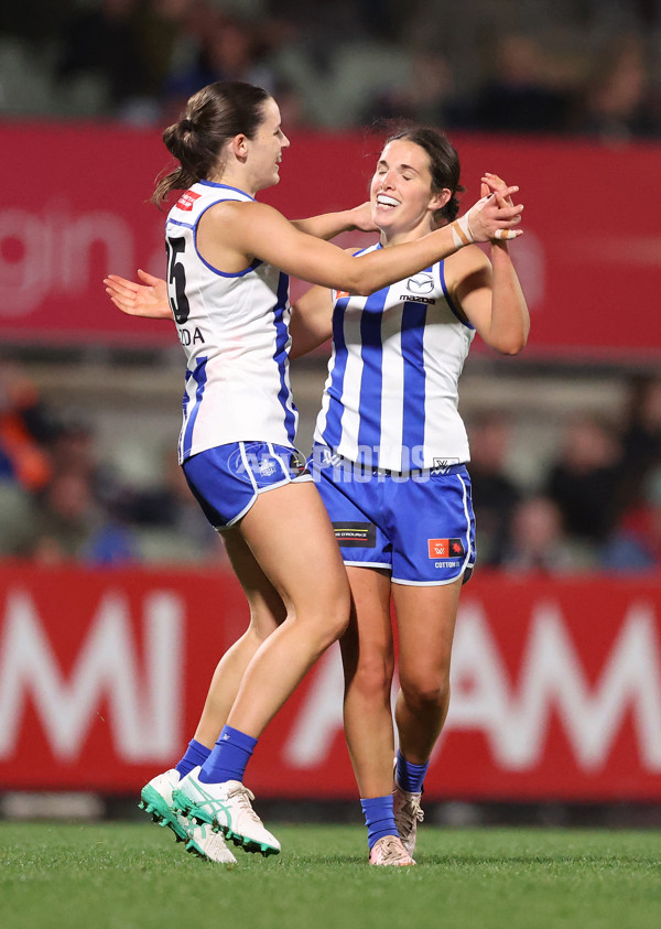 AFLW 2024 Round 05 - Carlton v North Melbourne - A-54334996