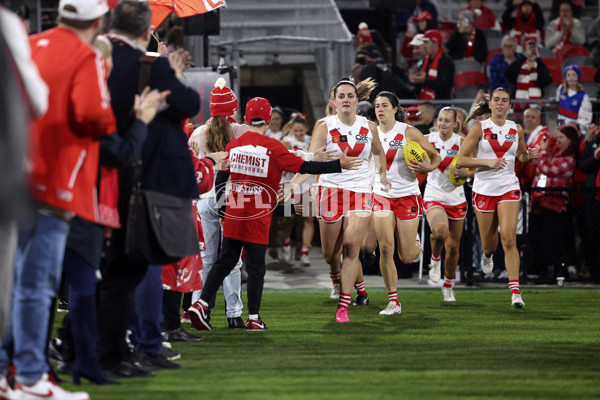 AFLW 2024 Round 05 - Western Bulldogs v Sydney - A-54369486