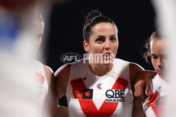 AFLW 2024 Round 05 - Western Bulldogs v Sydney - A-54369490