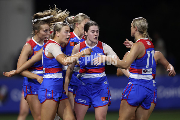 AFLW 2024 Round 05 - Western Bulldogs v Sydney - A-54369502